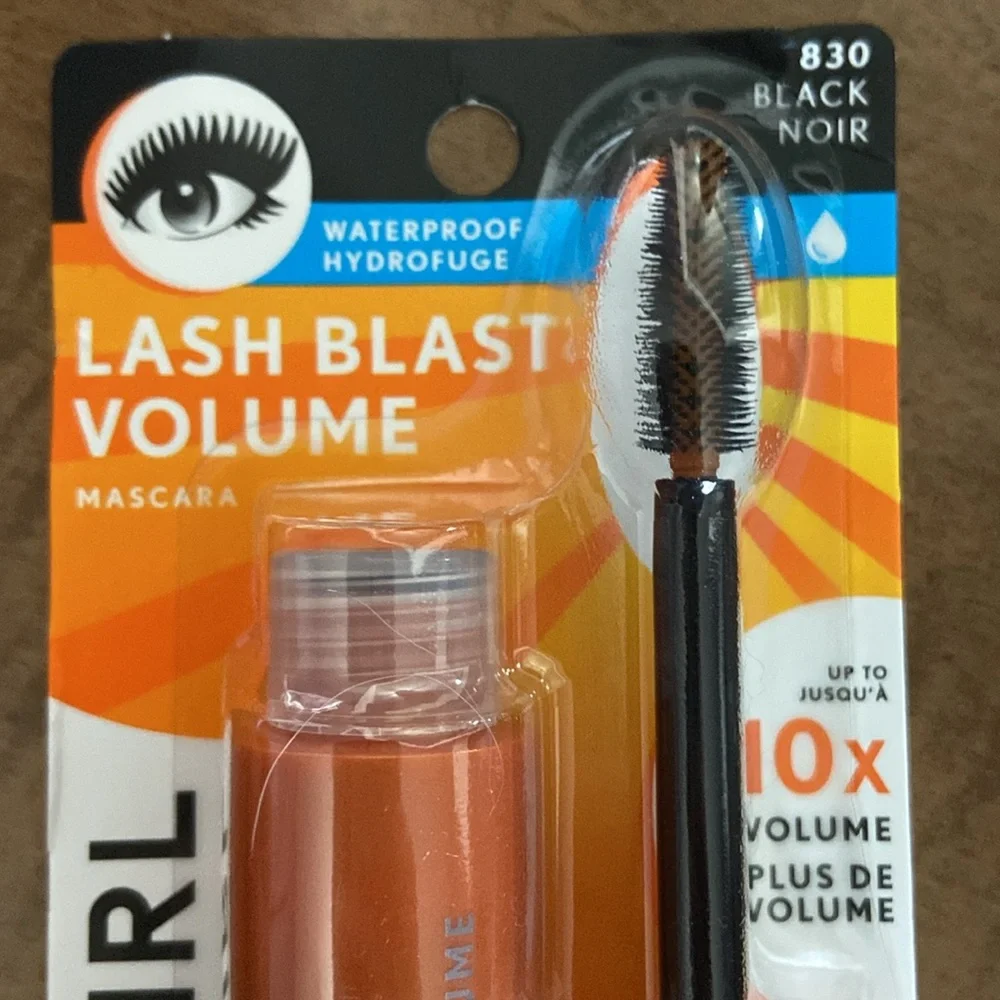 Covergirl Set of 2 Mascara Lash Blast Volume Black 830 Waterproof New
